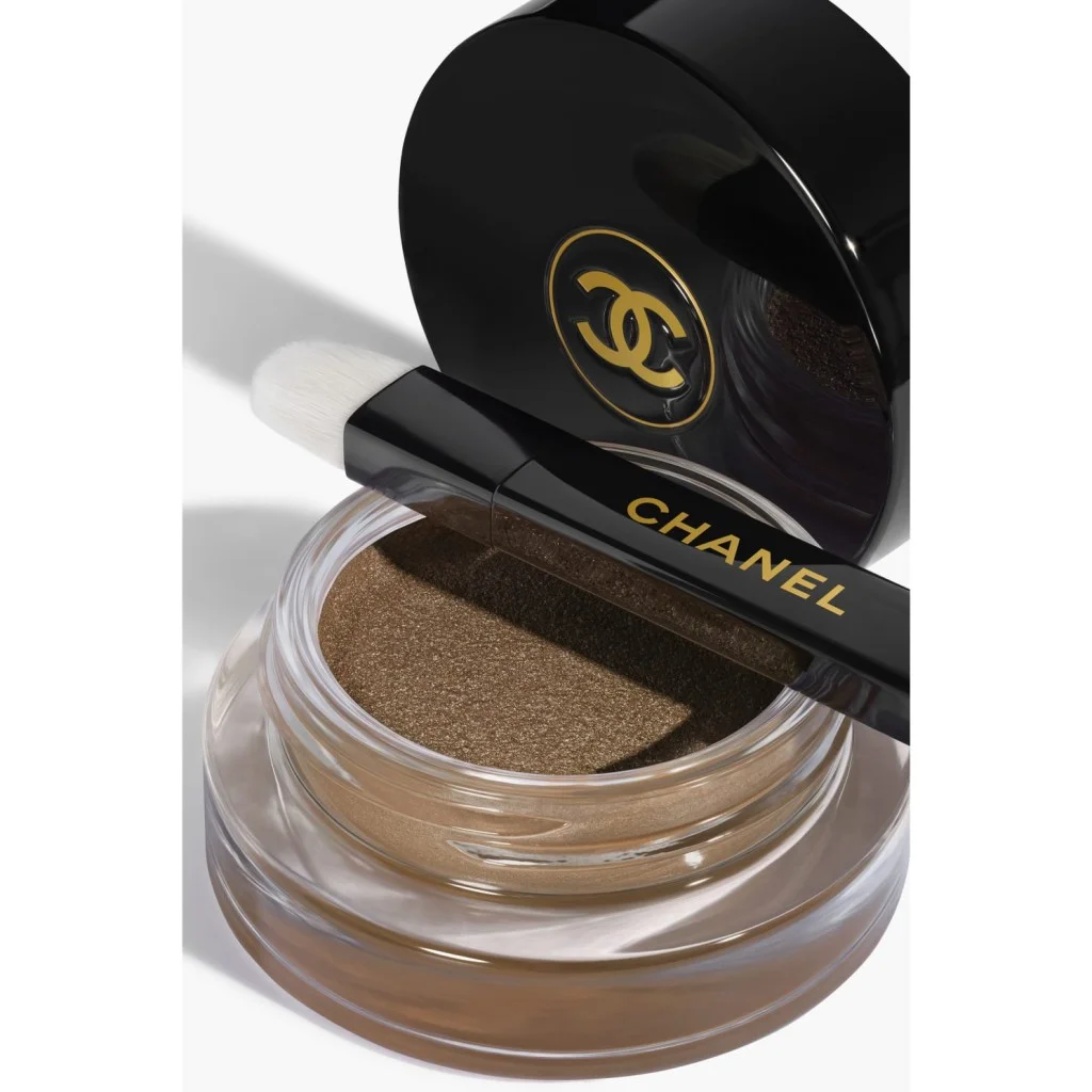 Twitter Giveaway! CHANEL Illusion D'Ombre Eyeshadow in New Moon - Beauty  Passionista